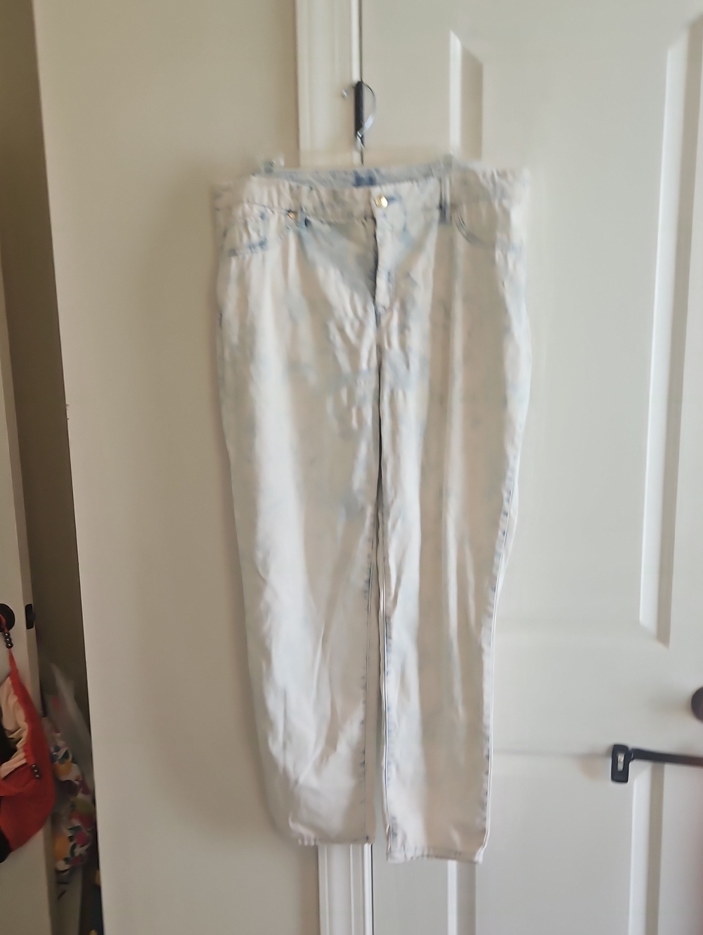 womens 38 x 31 chico's tye dye faded  jeans